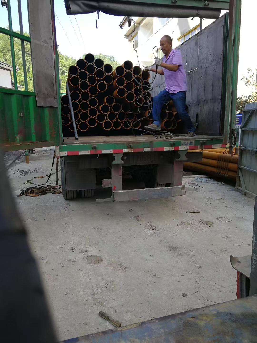 秭归房屋地基下沉倾斜加固扶正